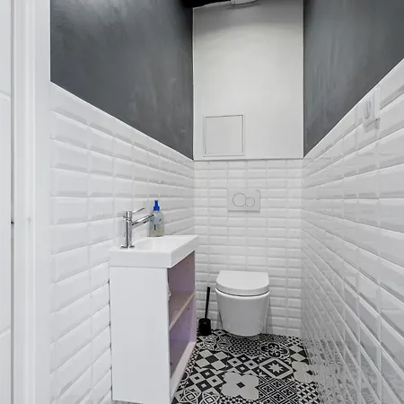 Renting - Rossetti - Modern Haven Heart Of Old