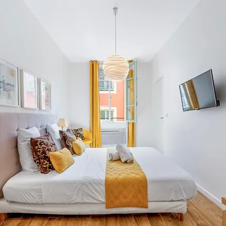 Apartment Renting - Rossetti - Modern Haven Heart Of Old