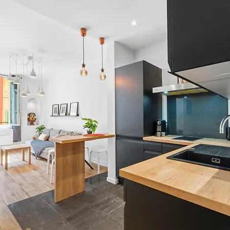 Apartment Renting - Rossetti - Modern Haven Heart Of Old *