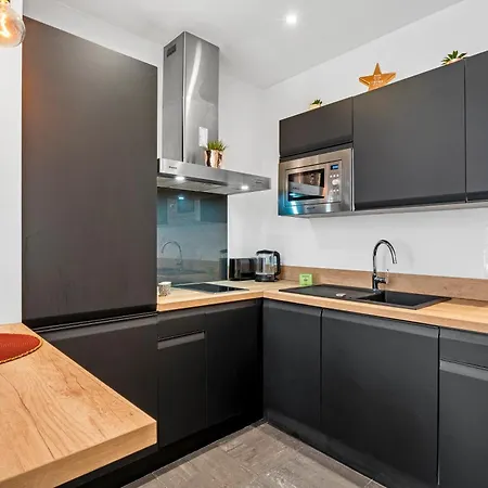 Renting - Rossetti - Modern Haven Heart Of Old *