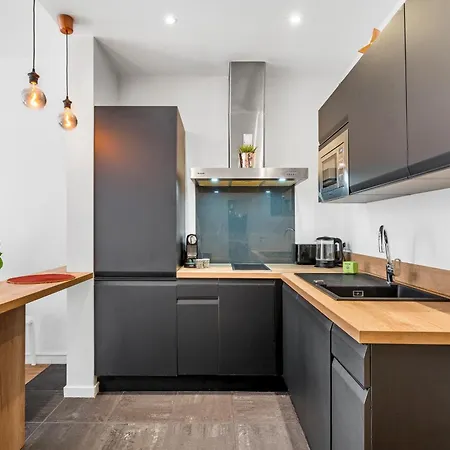 Renting - Rossetti - Modern Haven Heart Of Old